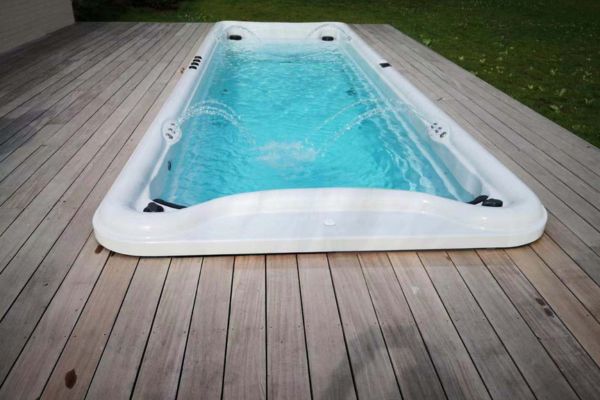 Discover the Luxurious SR855 Outdoor Swimming Pool: A Danish Customer Case Study