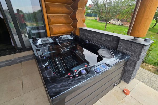 Transforming Backyard Relaxation: A Customer's Experience with the SR803C Outdoor Hot Tub