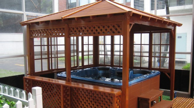 Model:SR10D006,Outside Gazebo