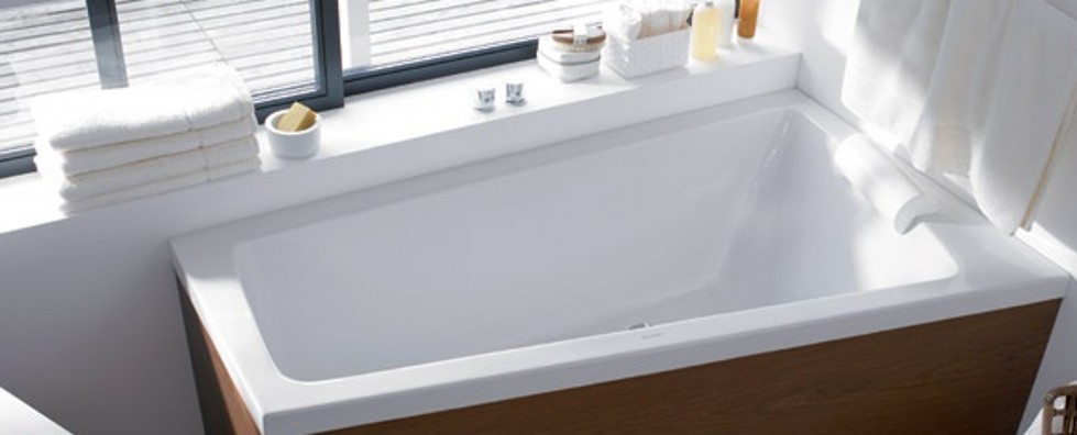 Model:SR5H002,Movable skirt Massage Bathtub