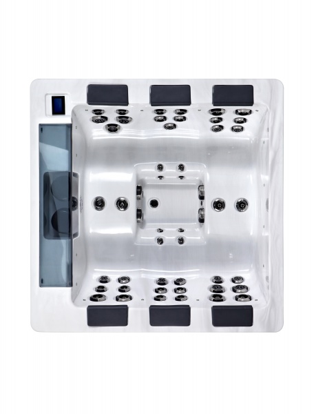 SR8116B Outdoor Hot Tub 4-6 Person with Water Level LED Lights Shell Insulation and Nordic Cover Included