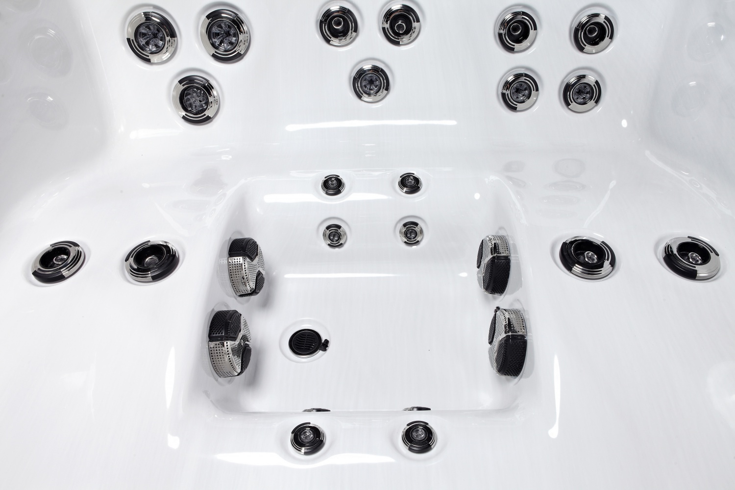 SR8116B Outdoor Hot Tub 4-6 Person with Water Level LED Lights Shell Insulation and Nordic Cover Included