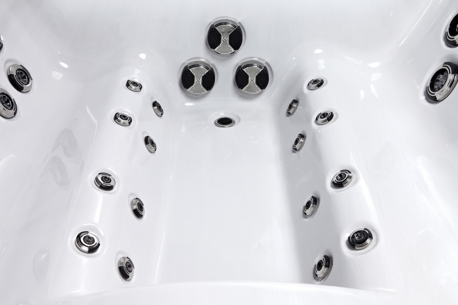 Energy Efficient Spa SR8117B with Body Insulation Insulation Cover UV Light and ABS Base Included
