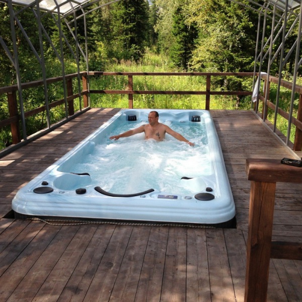 Outdoor Small Patio Swim Spas With Hydrotherapy Spa Pools With Built-In UV Sanitization SR870