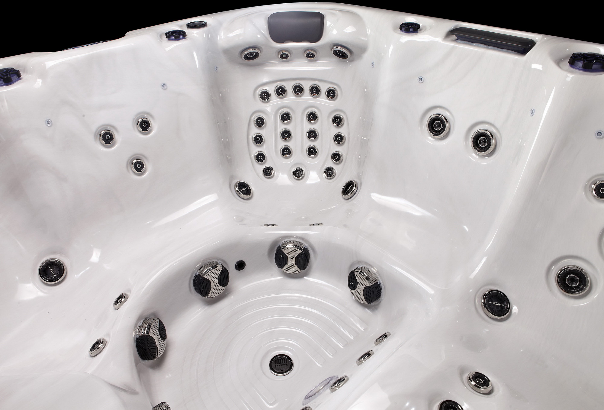 SR8179 4-Person Premium Spa with 71 Jets & Triple Pump System