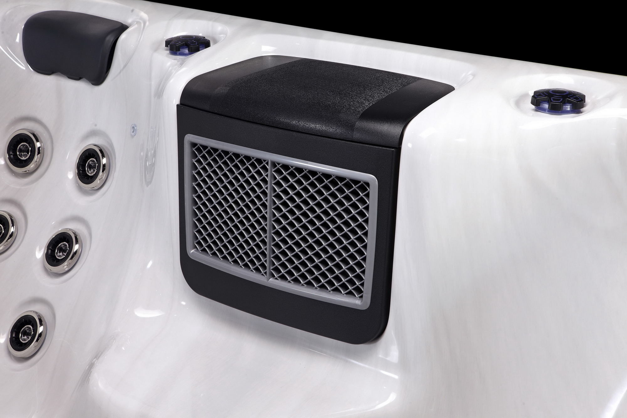 SR8179 4-Person Premium Spa with 71 Jets & Triple Pump System