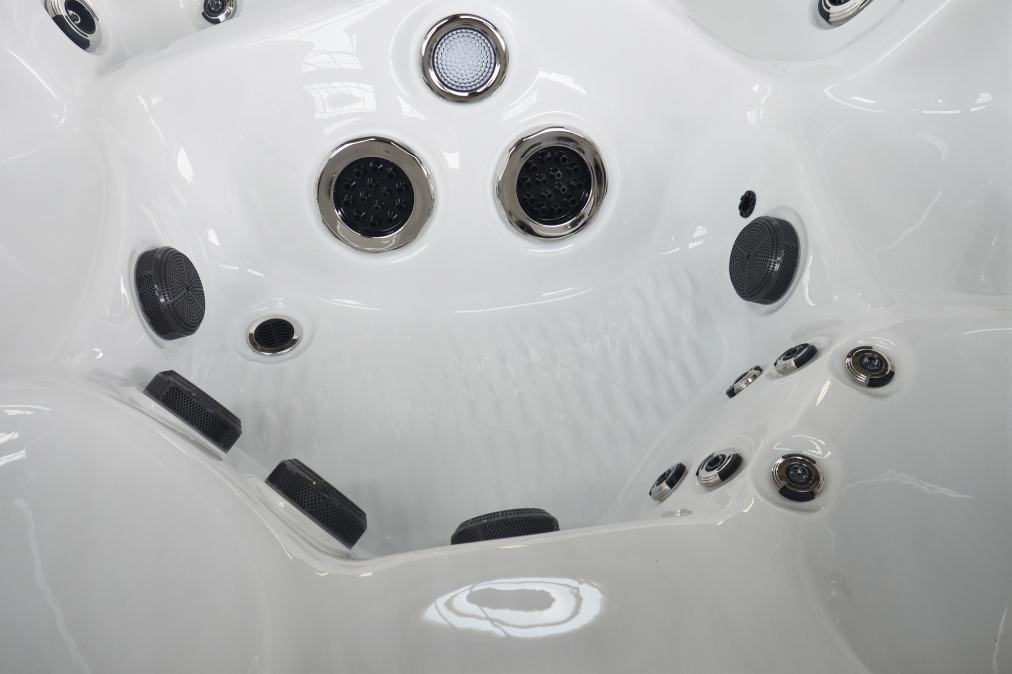 SR8103B 6-Person Luxury Spa with 64 Jets, 3x2.0HP Pumps, Balboa BP6013G3+TP600B Control System and LED Cup Holders