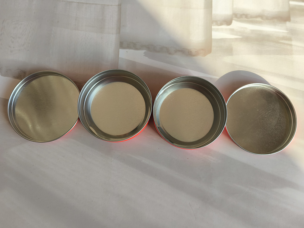 Discover the Versatility and Style of Our Red Small Round Tin