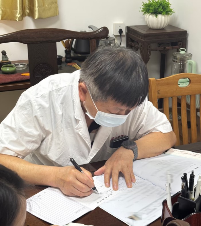 一张画在处方笺背面的“免疫力...
