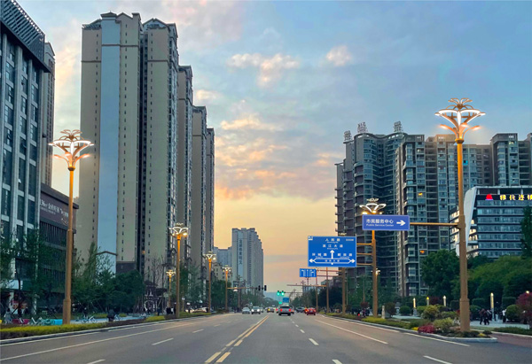 望丛中路—郫都区首条标准化示范智慧道路
