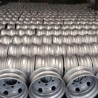 What is the difference between an inner tube and a tubeless tire?