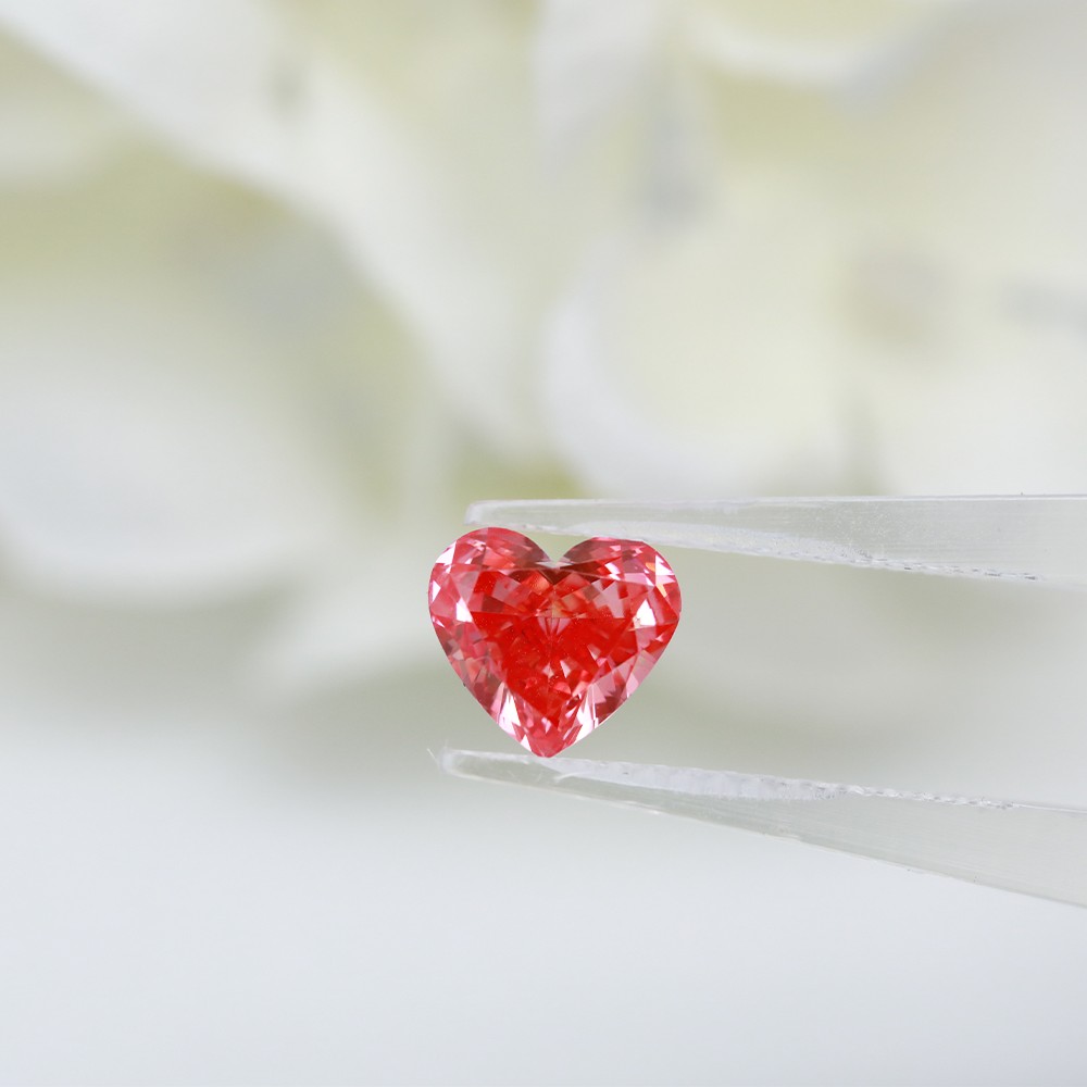 1.52ct 红色心形 VS级 带IGI证书的CVD培育钻彩钻