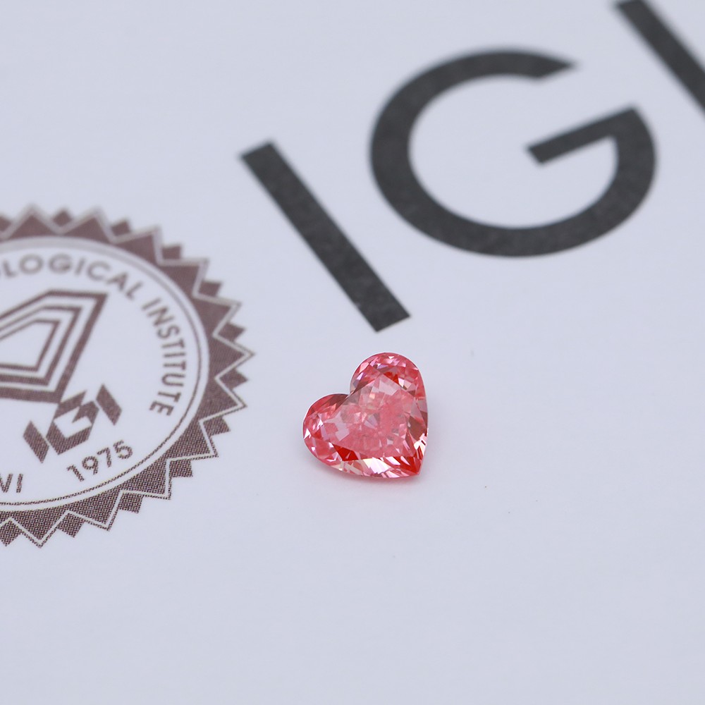 1.52ct 红色心形 VS级 带IGI证书的CVD培育钻彩钻