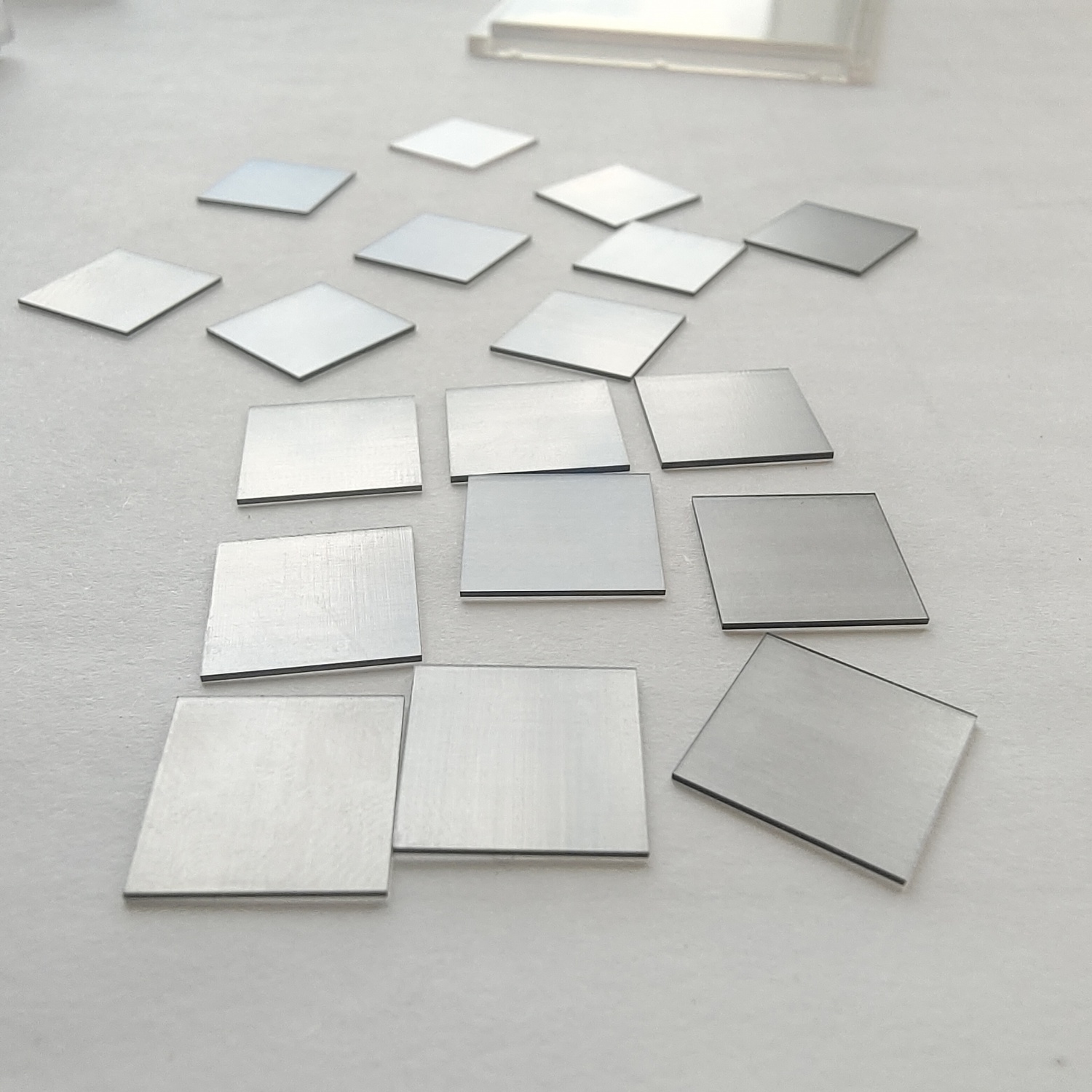 Diamond Machinery 15x15mm Large Hpht Diamond Seed Big Cvd Diamond Price