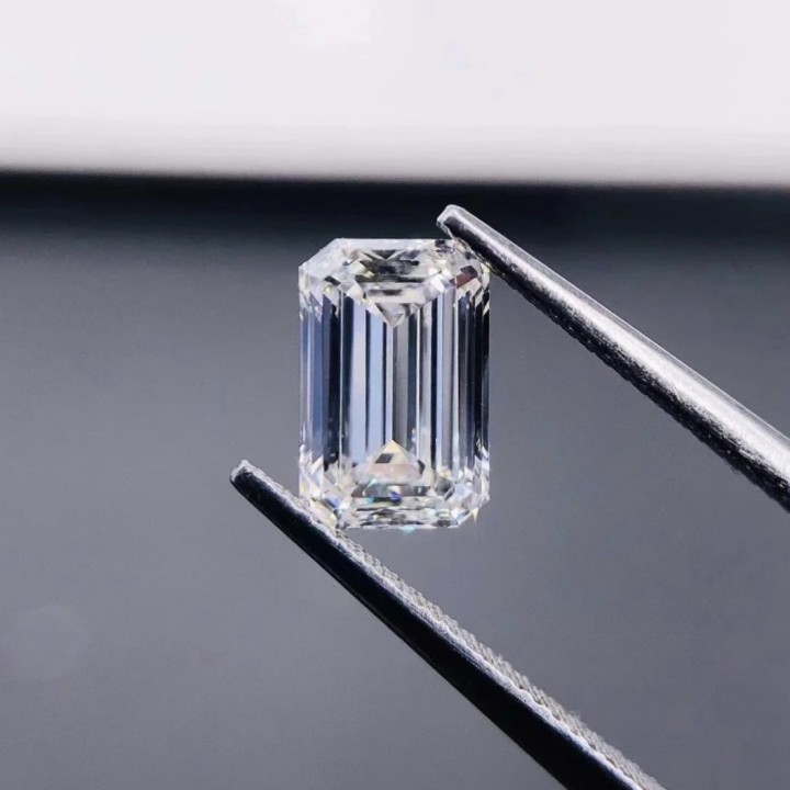 3ct 祖母绿切裸钻实验室培育钻石