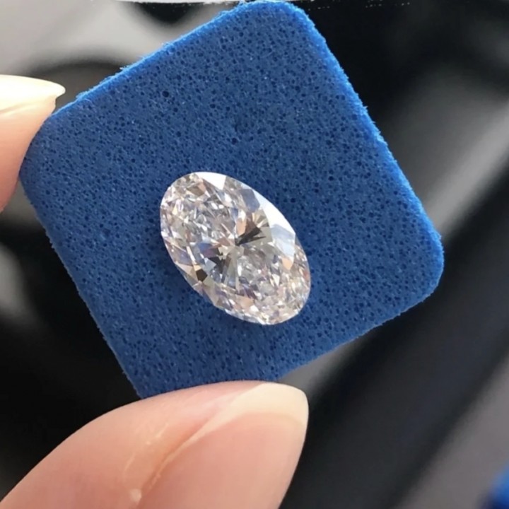 1.5ct 椭圆裸钻实验室培育钻石
