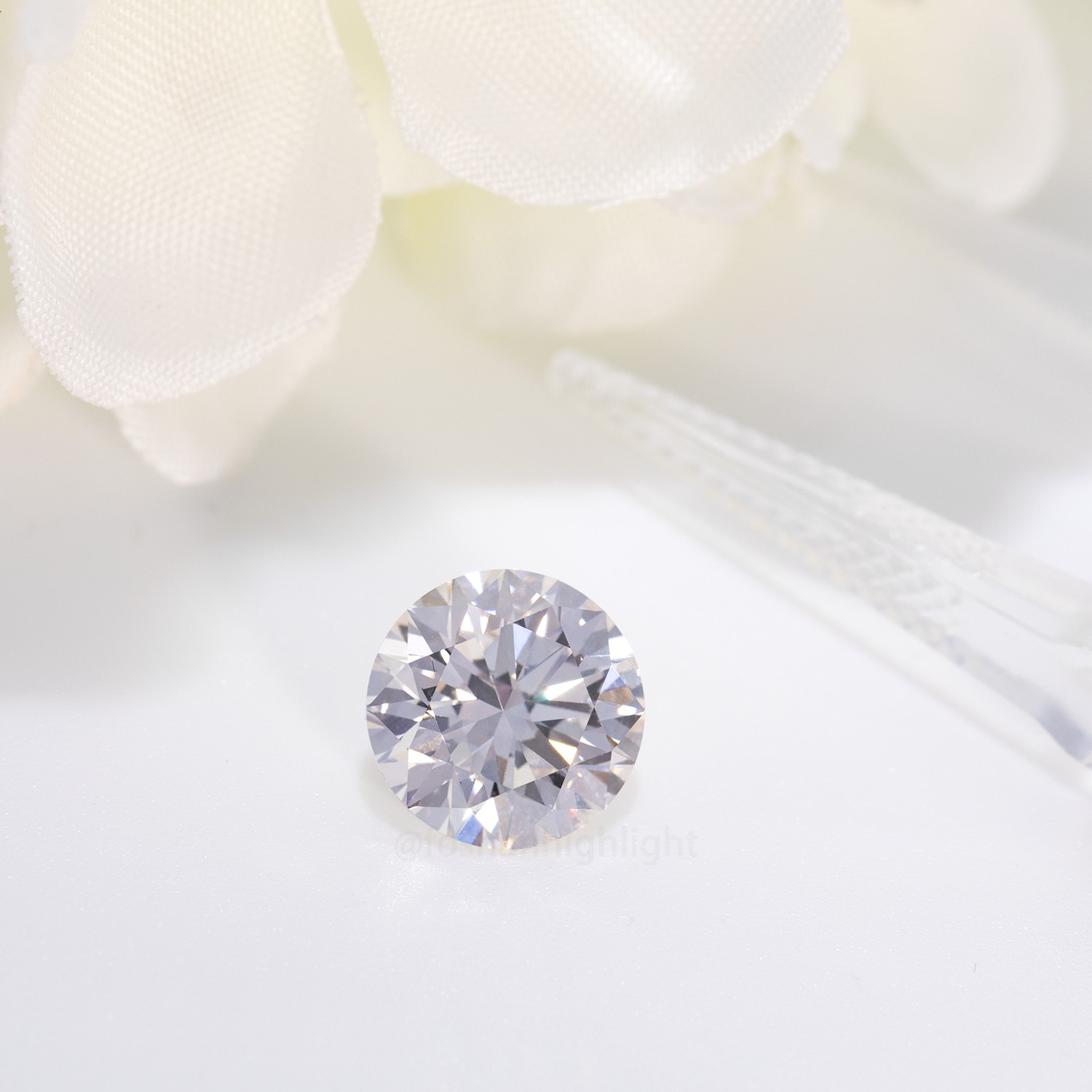 Great value!Non certificated DEF VS 2.447ct cvd round diamond synthetic white diamond！