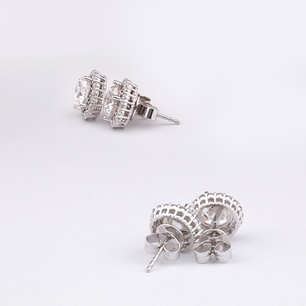 1.76ct white round main diamond 18K gold surrounded by diamond earrings