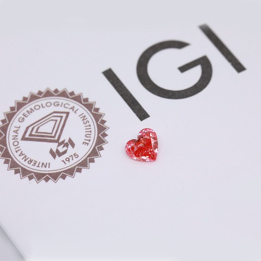 1.52ct Red Heart Shape VS Grade CVD Lab-grown Color Diamond with IGI Certificate