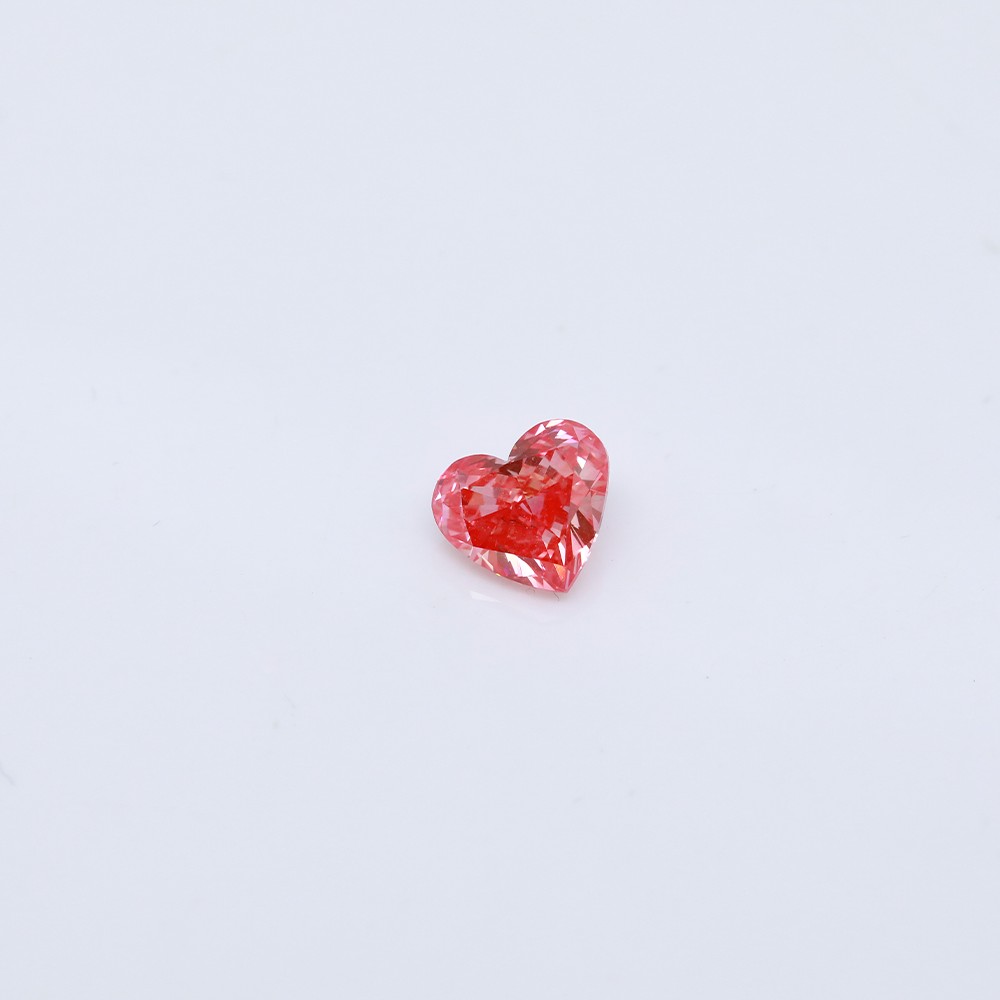 1.52ct Red Heart Shape VS Grade CVD Lab-grown Color Diamond with IGI Certificate