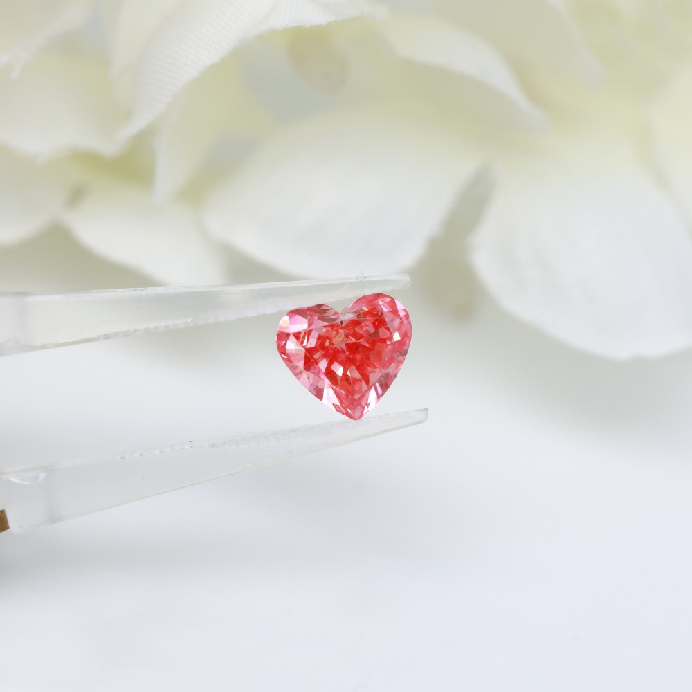 1.52ct Red Heart Shape VS Grade CVD Lab-grown Color Diamond with IGI Certificate