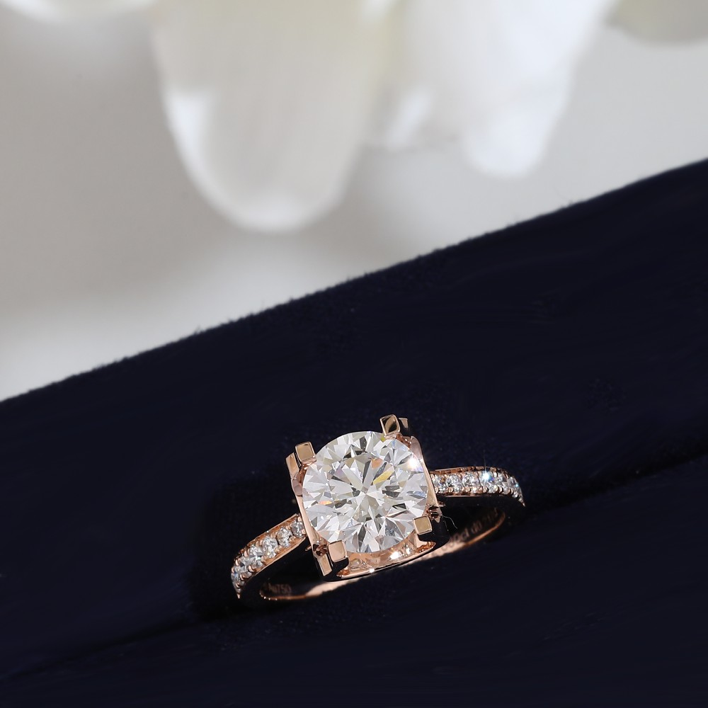 2ct White Round Diamond 18K Gold Bull Head Diamond Ring