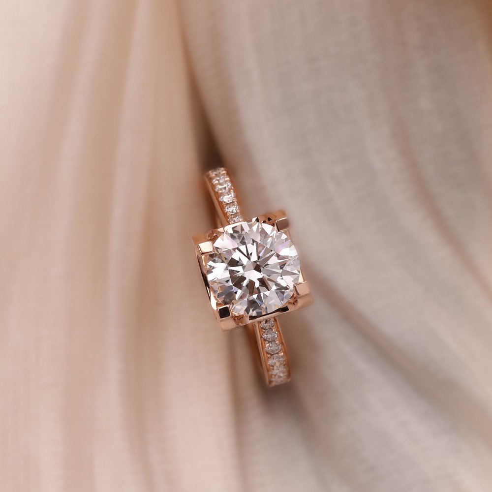 2ct White Round Diamond 18K Gold Bull Head Diamond Ring