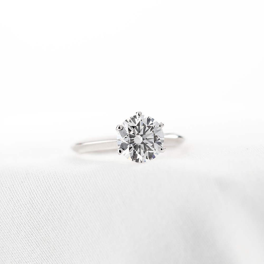 2ct white round diamond 18K gold six-claw diamond ring