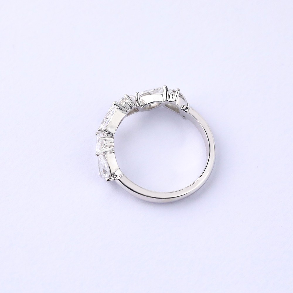 3.15ct white teardrop diamond 18K gold diamond ring