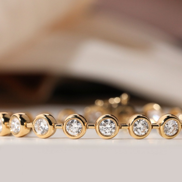 5.0ct White Round Diamond 18K Gold Bubble Diamond Bracelet