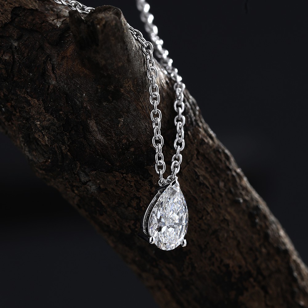 1.07ct White Teardrop Diamond 18K Gold Classic Diamond Necklace