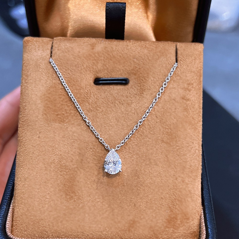 1.07ct White Teardrop Diamond 18K Gold Classic Diamond Necklace