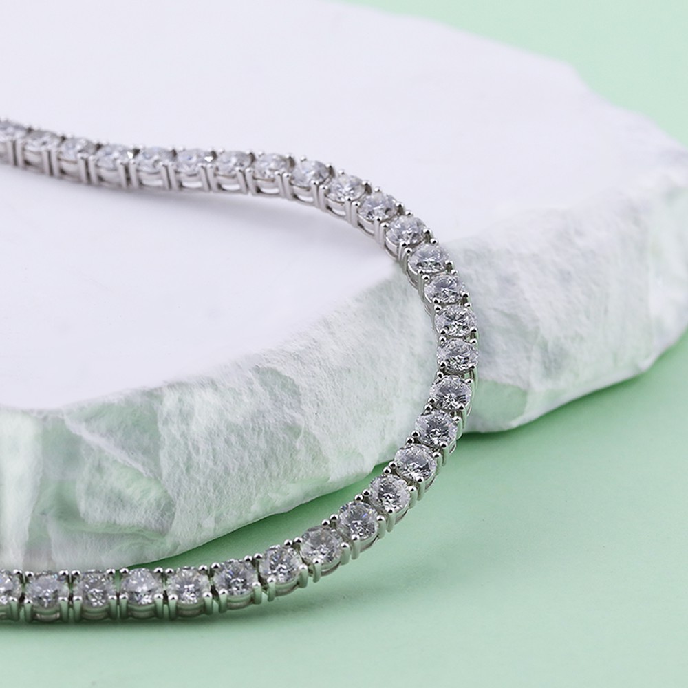 19ct white round diamond 18K gold diamond necklace