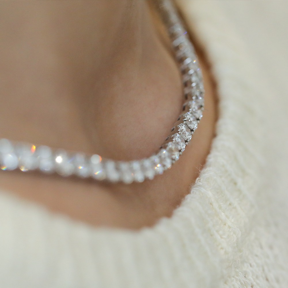 19ct white round diamond 18K gold diamond necklace