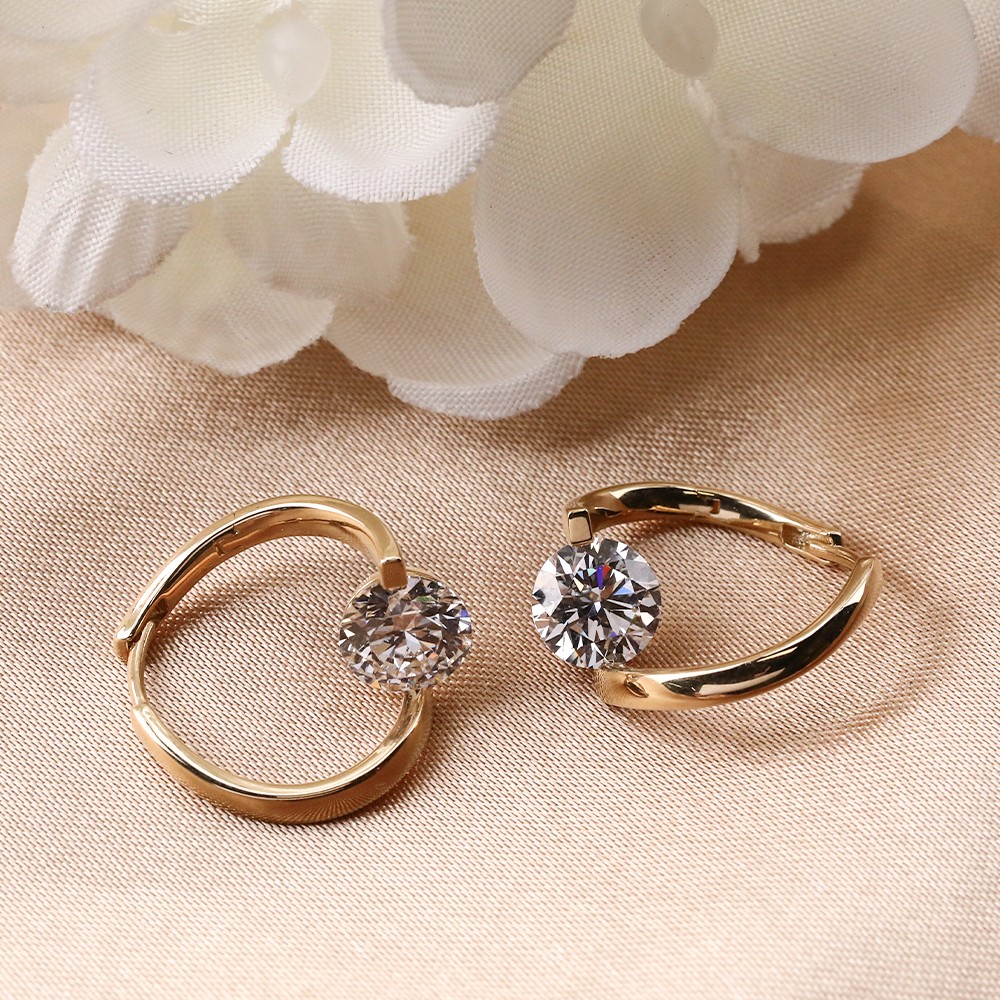 1.0ct White Round Diamond 18K Gold Designer Diamond Earrings