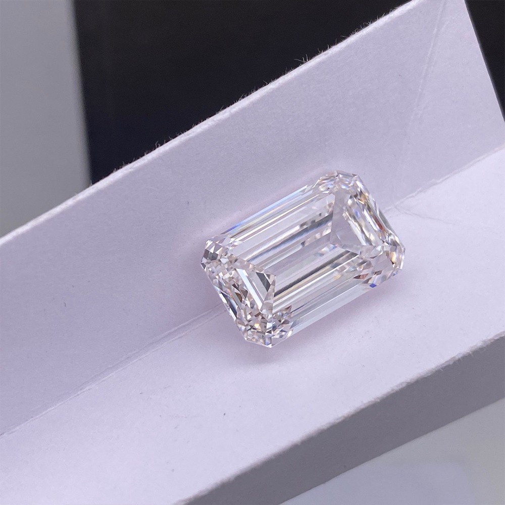 Large carat lab-grown diamonds – white diamonds