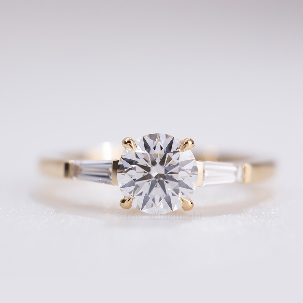 Round main diamond 50 points White tip knife arm series 18K gold ring