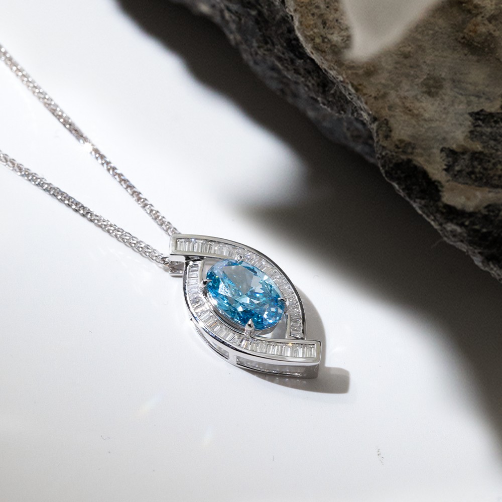 3.1ct oval blue diamond and 18K gold designer necklace