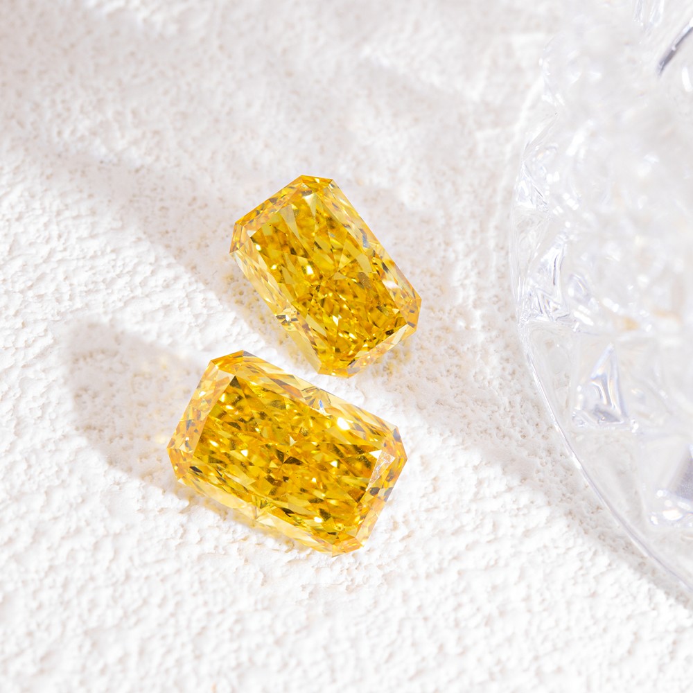 Large carat yellow Radiant cut yellow diamond loose diamond