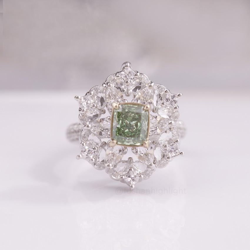 [Palace Series - Branches] Green Princess Square Main Stone Luxury Design 18K Gold Diamond Ring