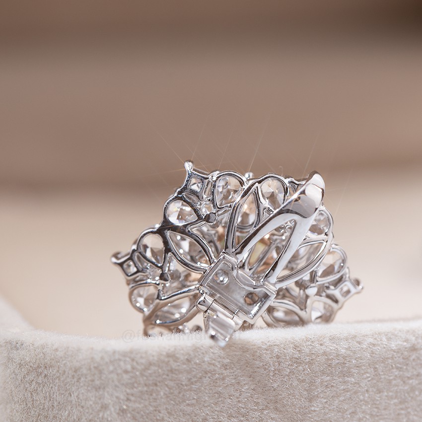 [Palace Series - Branches] Green Princess Square Main Stone Luxury Design 18K Gold Diamond Ring