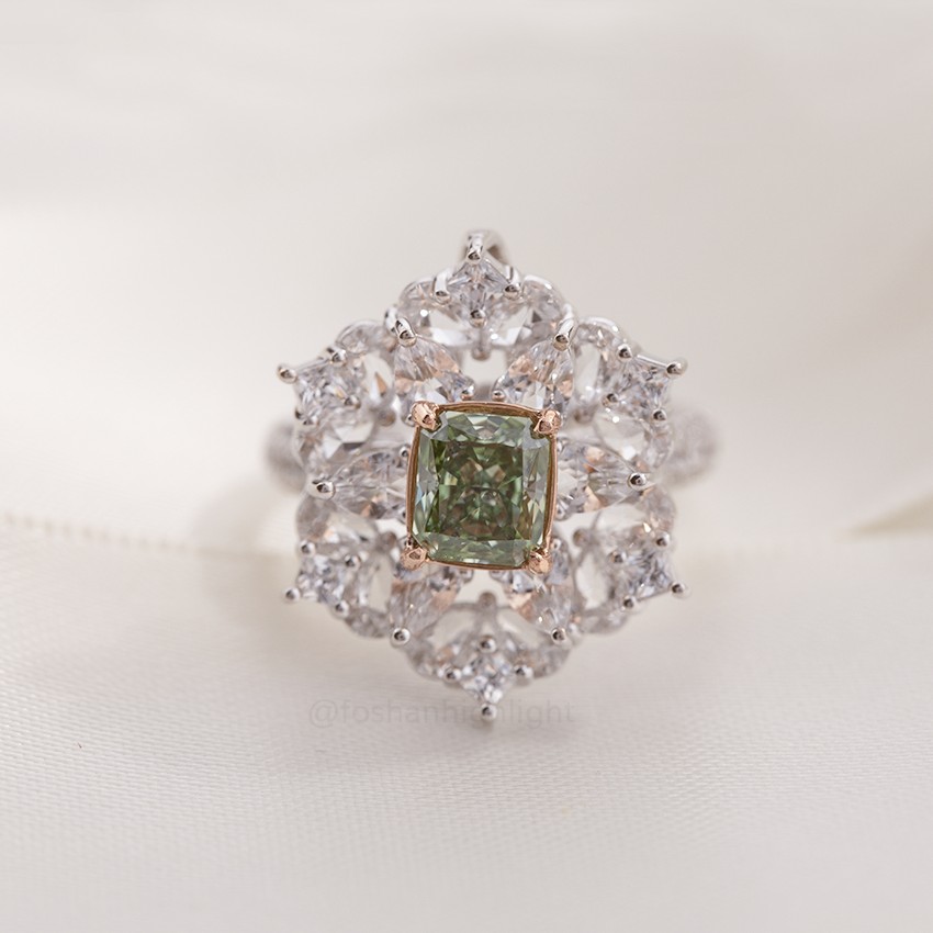 [Palace Series - Branches] Green Princess Square Main Stone Luxury Design 18K Gold Diamond Ring