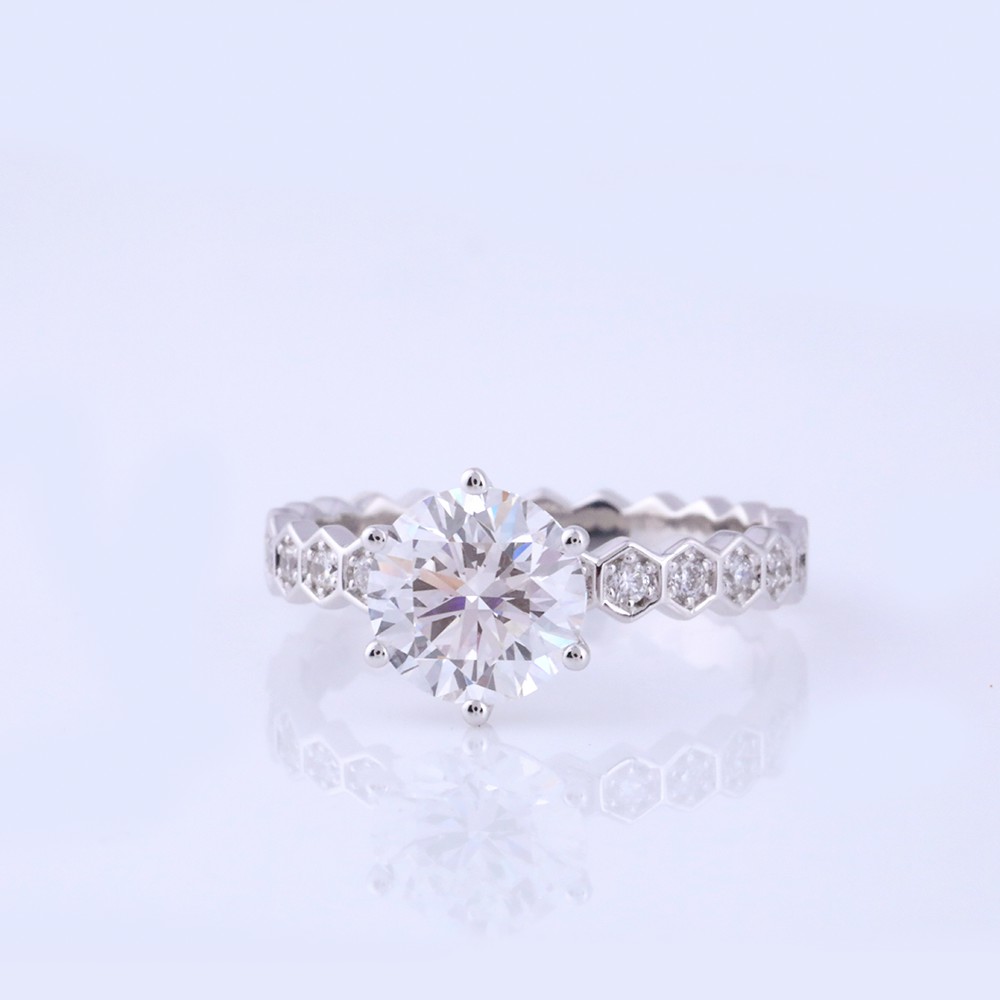 1.0ct round diamond honeycomb design 18K gold diamond ring
