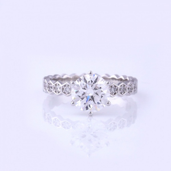 1.0ct round diamond honeycomb design 18K gold diamond ring