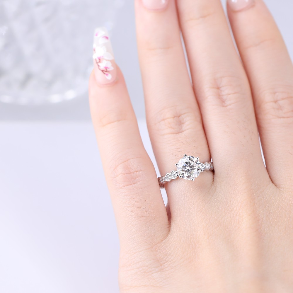 1.0ct round diamond honeycomb design 18K gold diamond ring