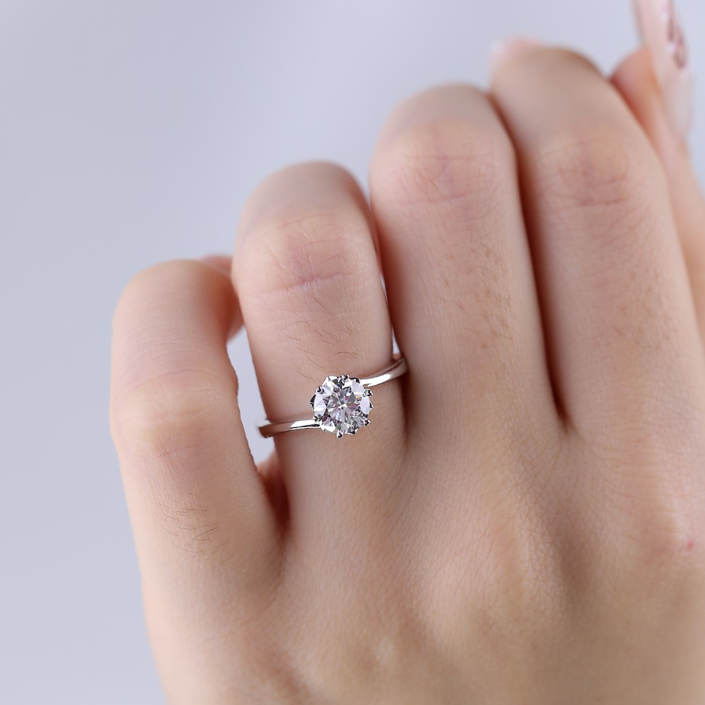 1.0ct Round Diamond Twisted Arm Six Claw 18K Gold Diamond Ring