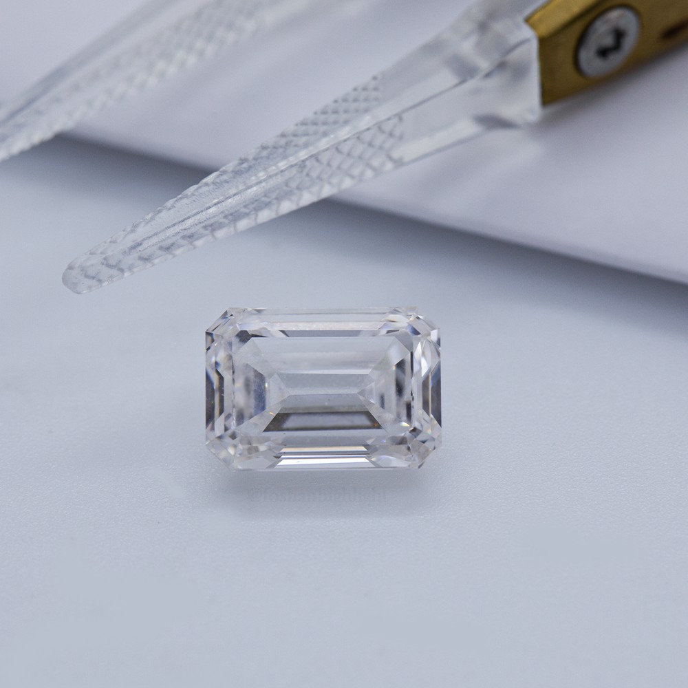 Emerald shaped CVD lab-grown diamond white loose diamond