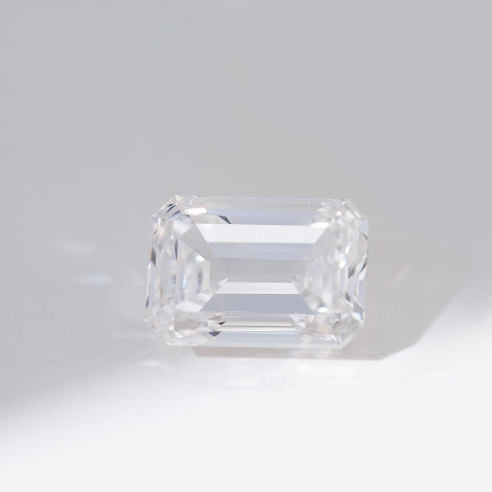 Emerald shaped CVD lab-grown diamond white loose diamond