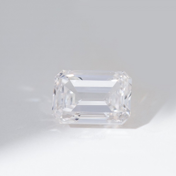 Emerald shaped CVD lab-grown diamond white loose diamond