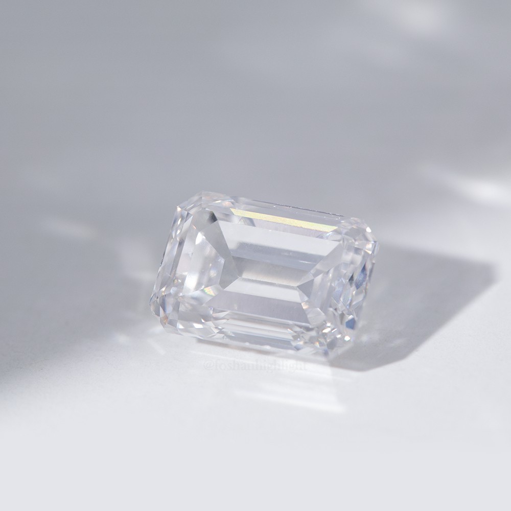 Emerald shaped CVD lab-grown diamond white loose diamond